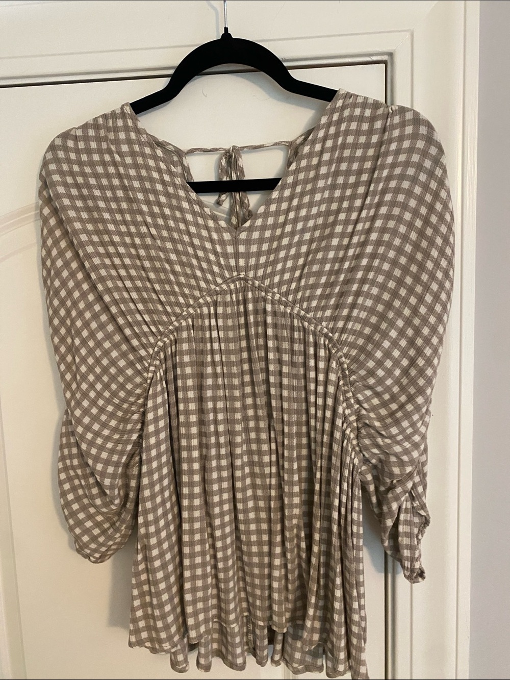 Womens Taupe Gingham V-Neck Peasant Top
